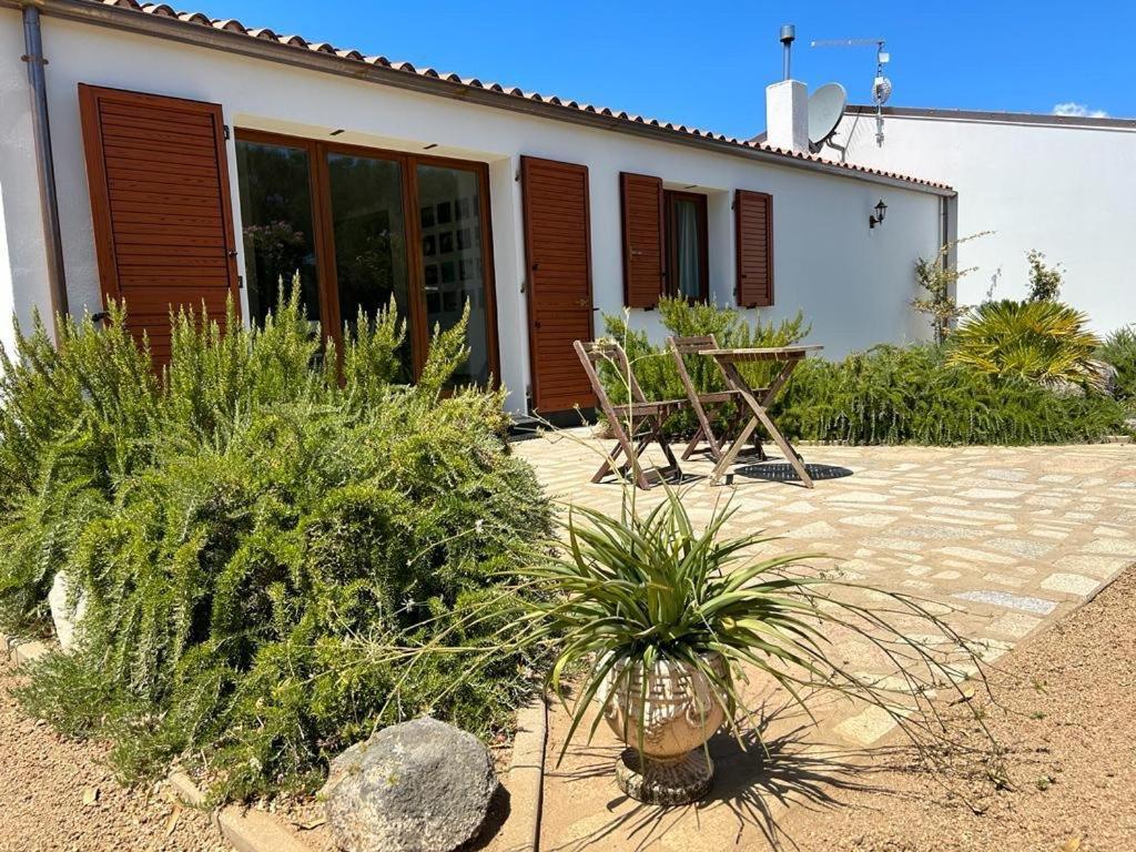 La Piana Holiday House Bassacutena Luaran gambar