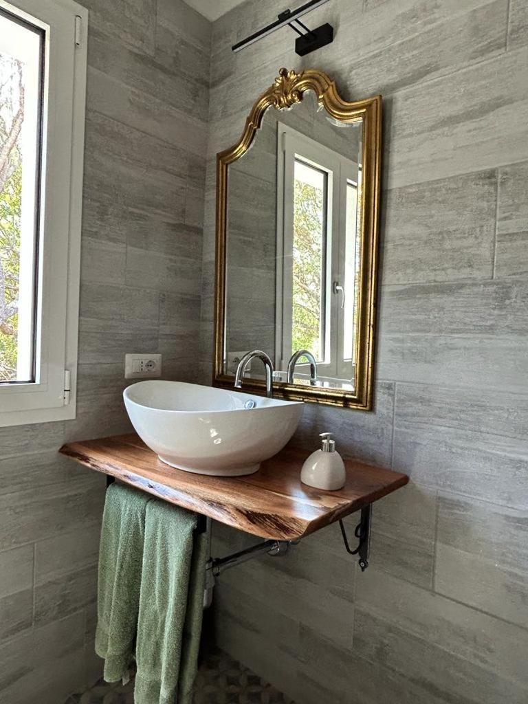 La Piana Holiday House Bassacutena Luaran gambar