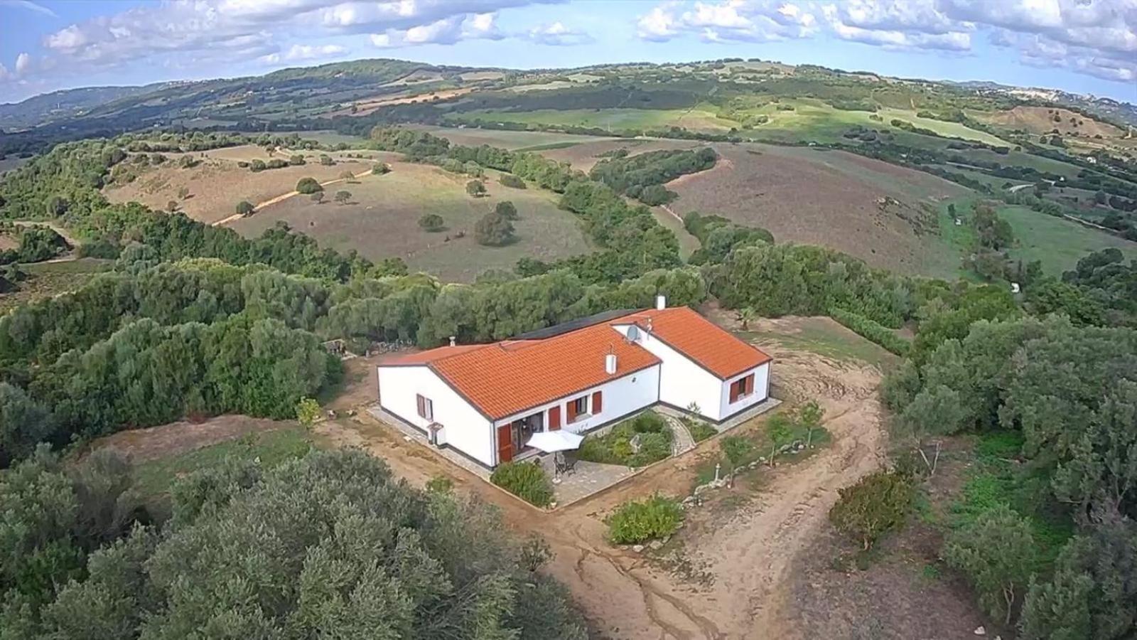 La Piana Holiday House Bassacutena Luaran gambar